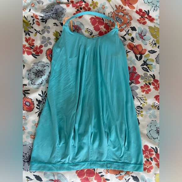 Lululelon tank tops - Picture 1 of 7